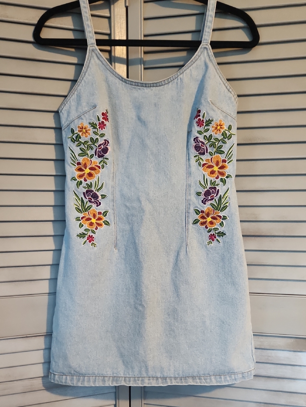 Forever 21 Denim Floral Embroidered Mini Dress Retro Cotton Cottagecore Summer